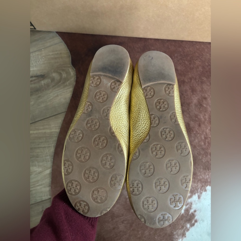 Tory Burch Metallic Gold Leather Logo Ballet Flats - Picture 4 of 10